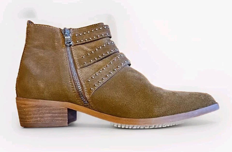 Aqua Blane Suede Studded Belt Accent Cognac Boots 7.5M - Image 2 of 3