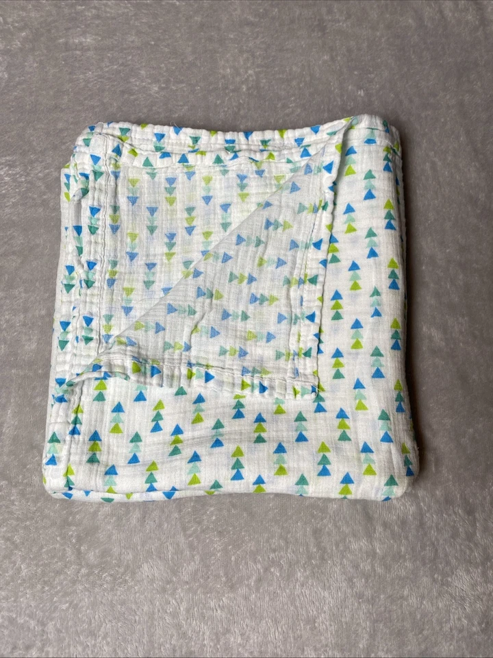 Manta de muselina Peek A Boo Baby triángulo verde azul árboles blanco algodón envoltura Foto 2 de 4
