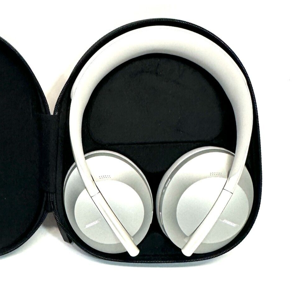 Bose Noise Cancelling Headphones 700 w/Case-SILVER-image