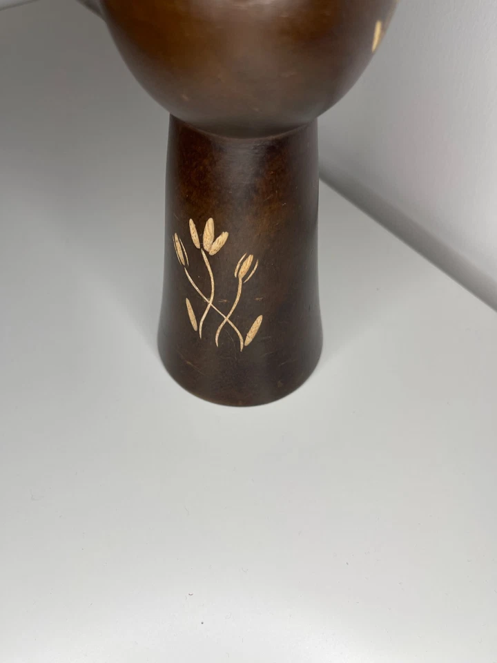 Jarrón tallado en madera de mango - Patrones florales Foto 4 de 4