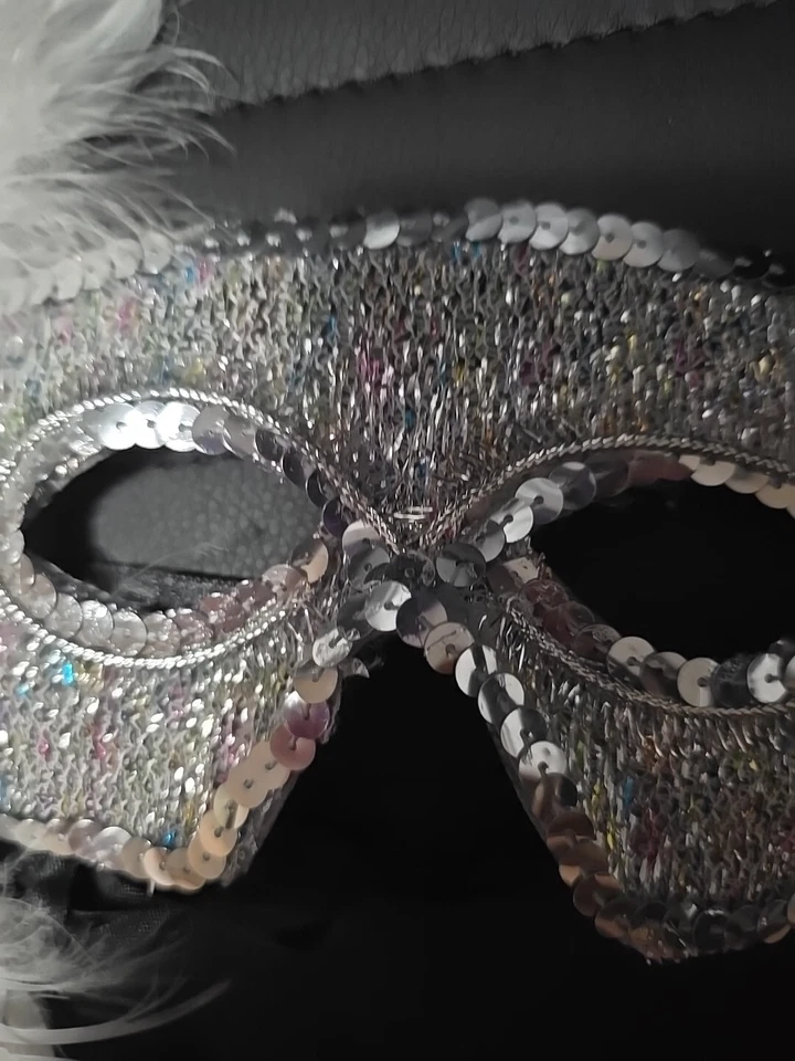 Masquerade Ball Feather Plume Mask Womens White Silver New Year Eve Mardi Gras - Image 4 of 4