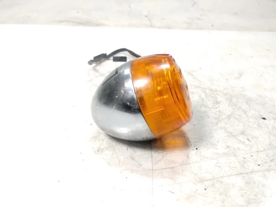 Luz indicadora trasera izquierda Triumph Speedmaster 2005 Foto 3 de 4