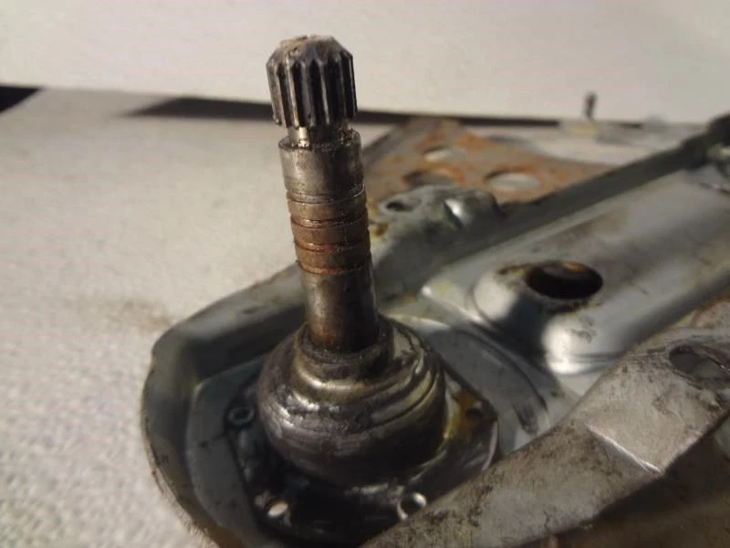 Passenger Right Manual Window Regulator for 95-05 Chevrolet Cavalier - Image 3 of 4