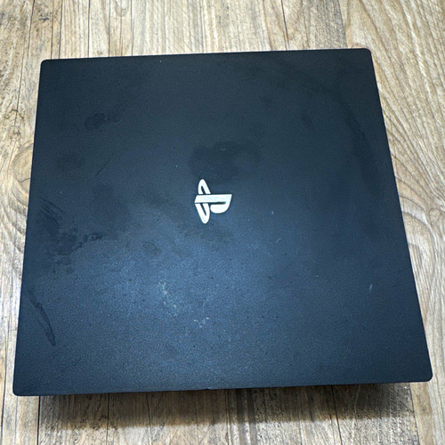 PlayStation 4 Pro 1TB CUH-7200 (Parts/Repair) Powers On No HDMI Signal