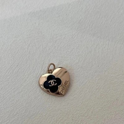 Chanel Vintage Gold Toned Heart Zip Pull Button Charm