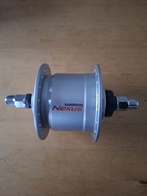 Vorderradnabendynamo Shimano Nexus DH- C 3000- 3 N -NT inkl. Muttern Neuwertig. 