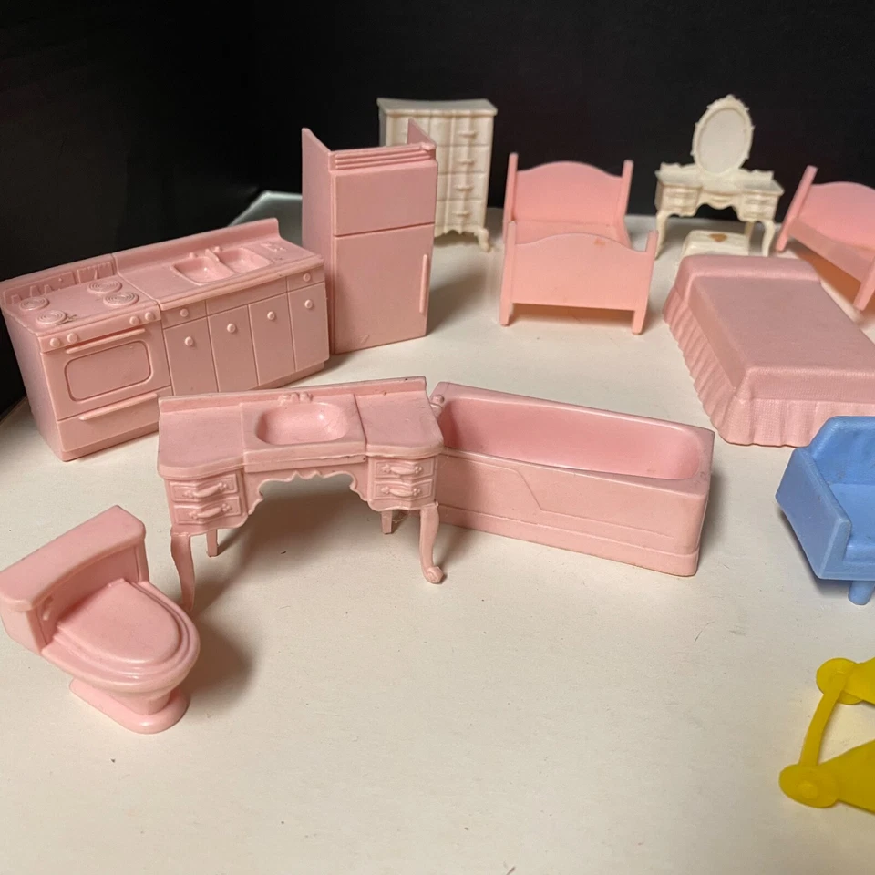 25 шт. винтажная лучшая пластиковая мебель для кукольного домика MARX кухня спальня ванна - Изображение 2 из 4