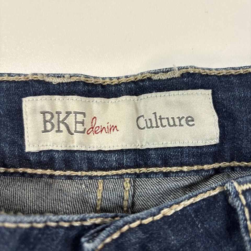 Jeans jeans feminino BKE 30 Culture Capri lavagem escura fivela bigodes ponto pesado - Imagem 4 de 4