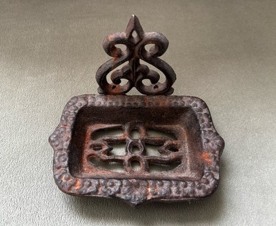 Antique Style Cast Iron Rustic Brown Wall Mounted Soap Dish for Bathroom