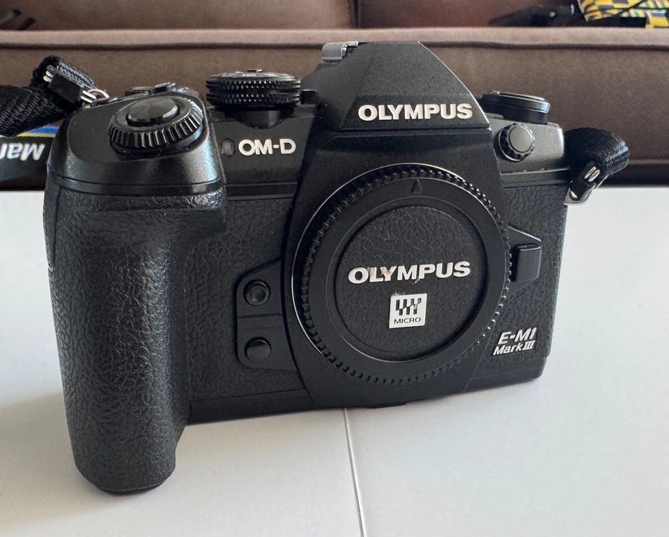 Olympus OM-D E-M1 Mark III, photo 2 of 5