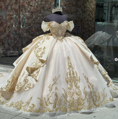Goegeous Ball Gown Off Shoulder Lace Appliques Beaded Tiered Champagne Tulle Princess Quinceanera Dress Birthday Party Gown for Sweet 16 8 / Champagne Goegeous Ball Gown Off Shoulder Lace Appliques Beaded Tiered Champagne Tulle Princess Quinceanera Dress Birthday Party Gown for Sweet 16 8 / Champagne