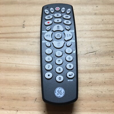 GE 25020 Universal Remote Control for 4 devices tv/cbl/dvd/aux