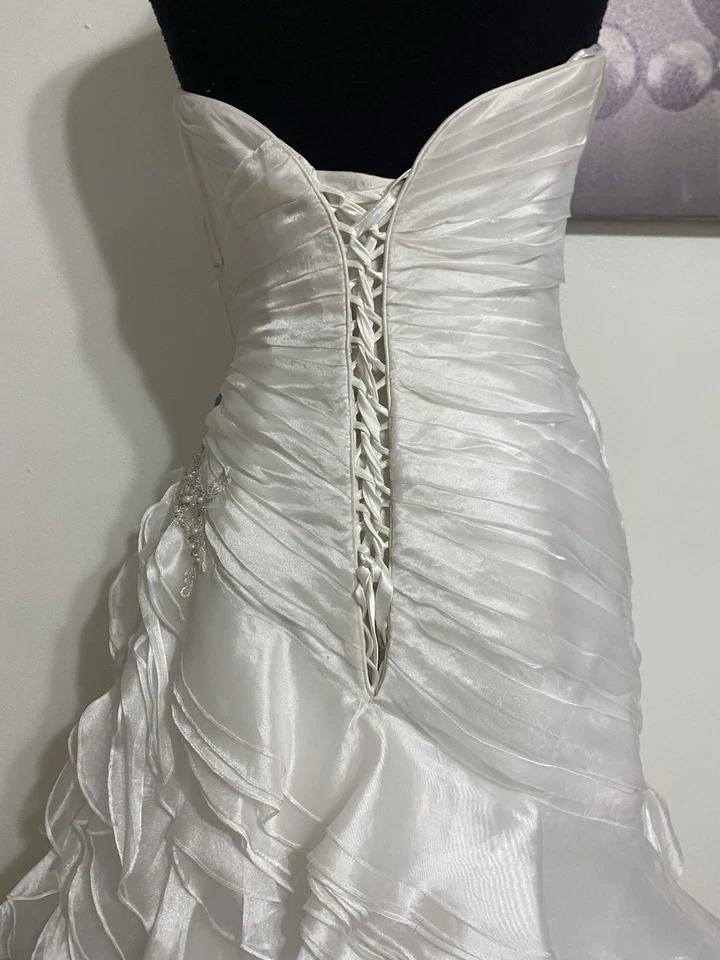 Vestido de novia de organza Miri by Maggie Sottero Foto 3 de 4