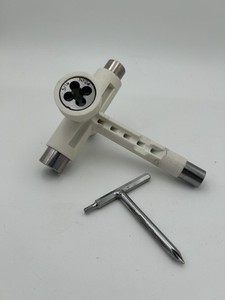 Independent Skate T-shaped multi tool white