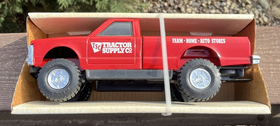 HTF Vintage ERTL GMC Tractor Supply Pickup 1/16 Scale Pressed Steel ***NICE*** - Image 4 of 4
