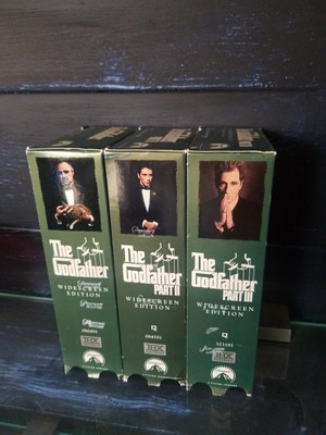 ゴッドファーザー Ⅰ、Ⅱ、Ⅲ VHSテープ 3巻セット お売りします。
