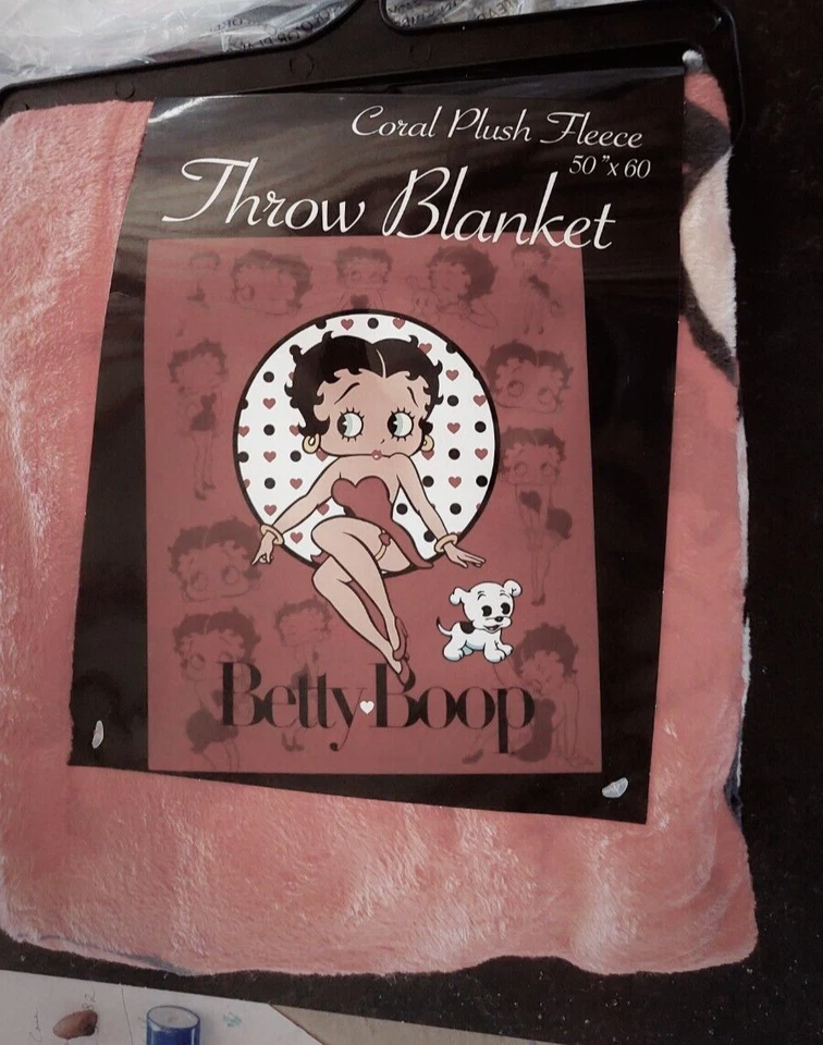 New Betty Boop (Coral) Fleece Throw Blanket - Image 2 of 4