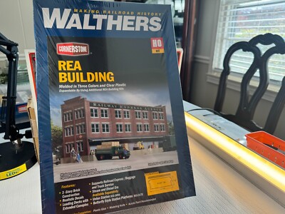   HO WALTHERS CORNERSTONE*RAILWAY EXPRESS AGENCY * KIT- NEW-L  K   H3093