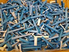 LOT OF 100 Twin Blade Blue Disposable Razors...........................2B