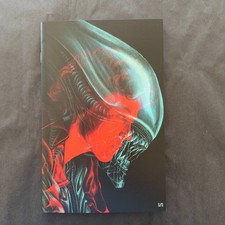 NYCC FEMALE FORCE ALIEN SIGOURNEY WEAVER 1/1 VIRGIN SPOT FOIL COVER COMIC 9.6+