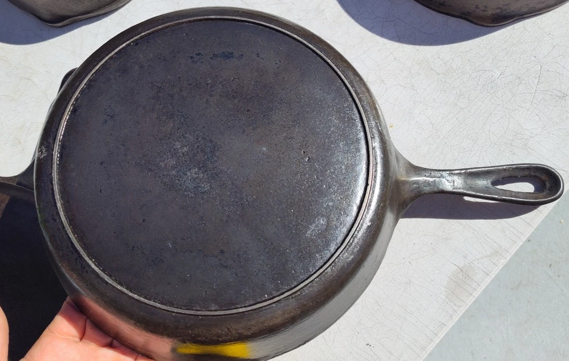 Vintage Lodge Raised 8 Cast Iron Skillet No-Notch