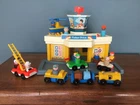 Vtg. 80's Fisher Price Little People Airport/Jetport # 933 - Read