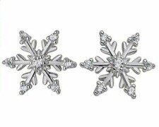 NWT Sparkly CZ Snowflake Stud Earrings Winter Holiday