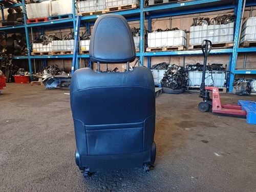 TOYOTA Yaris Hybrid 2012-2014 Front Drivers Side Seat - Picture 10 of 10