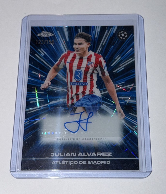JULIAN ALVAREZ 2025-26 TOPPS CHROME UCL AUTO BLACK LAZER BLUE /150