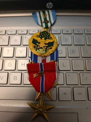 US MILITARY MEDALS WITH DEVICES ON ALL -SEE STORE WW2 MEDALS PCGS COINS CURRENCY