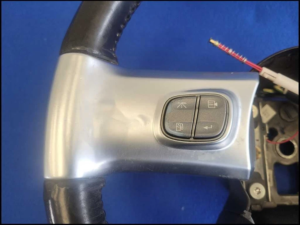 Chevrolet SSR 2003-2006 camioneta pickup volante tablero delantero 2687 Foto 2 de 4