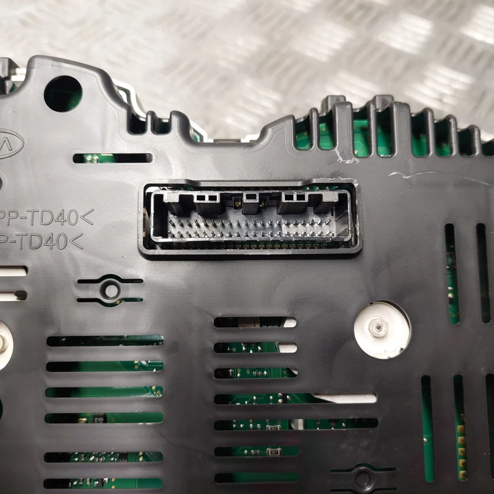 Kia Rio 3 MK3 2012 1.4 petrol ignition barrel key transponder engine ecu kit - Image 3 of 4