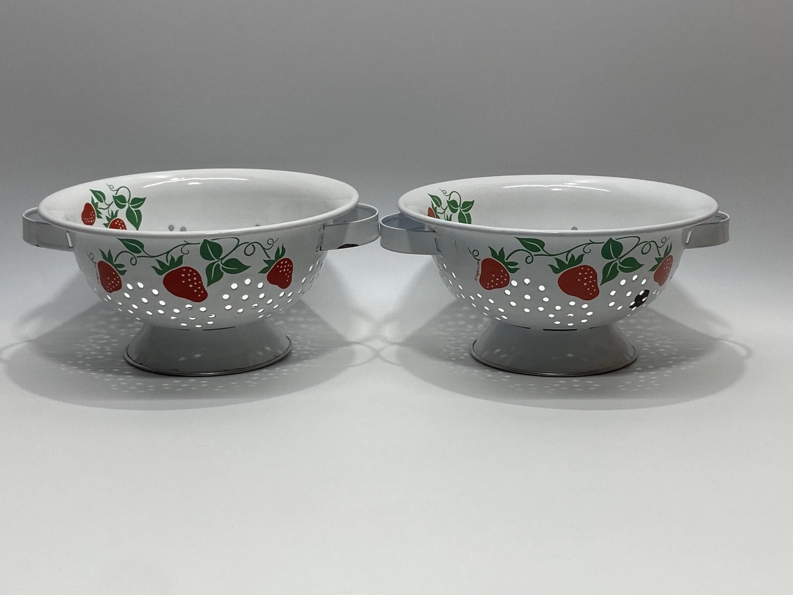 Teleflora Vintage 1983 White Enamel Strawberry Metal Farmhouse Handle Colanders