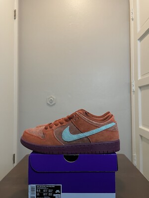 Nike SB Dunk Low PRM Mystic Red Size 9.5 MENS = 11 WMNS DV5429-601
