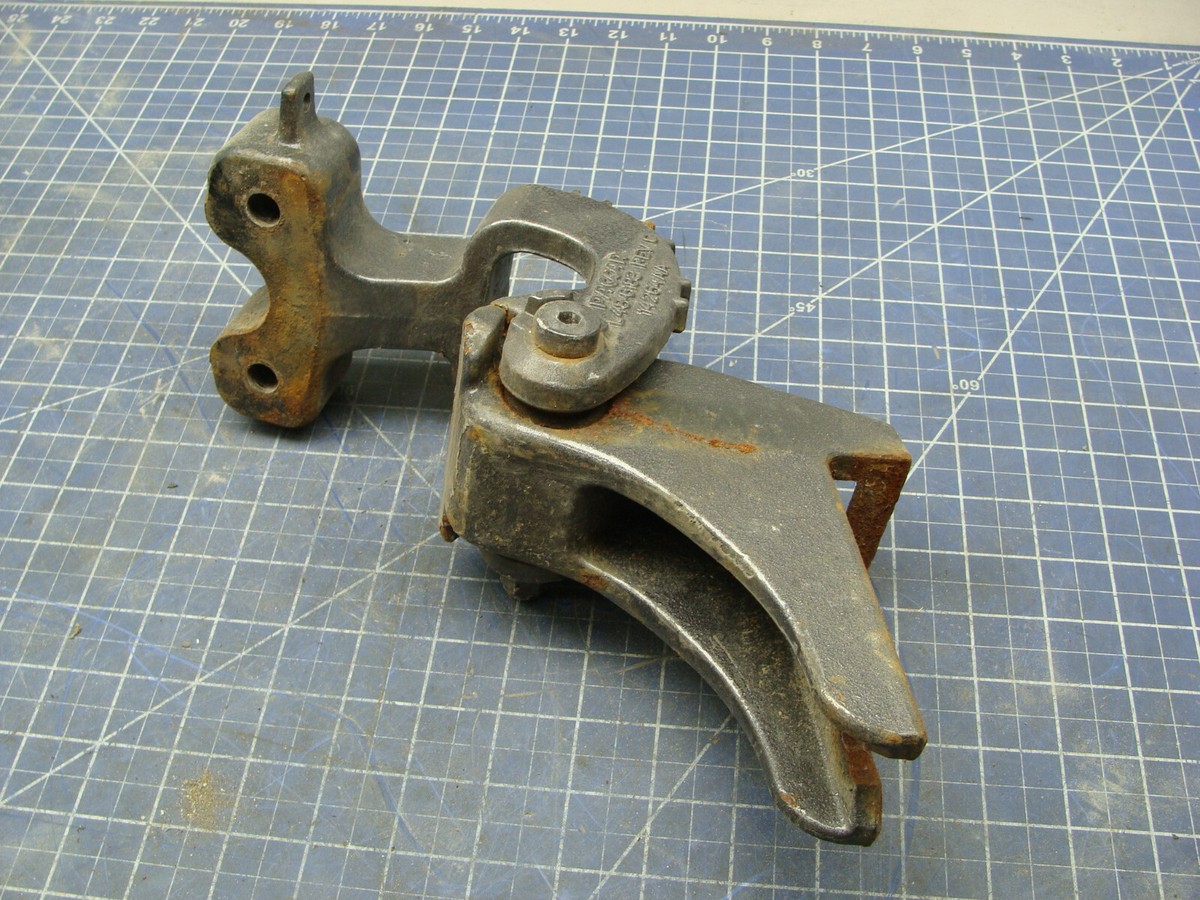 2021 PETERBILT MODEL 579 PACCAR HOOD LATCH ASSY L48-6185 / L48