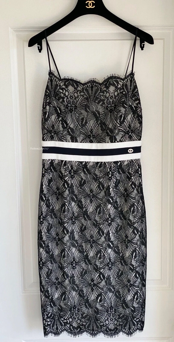 17P CHANEL WHITE BLACK LACE CC LOGO DRESS 42