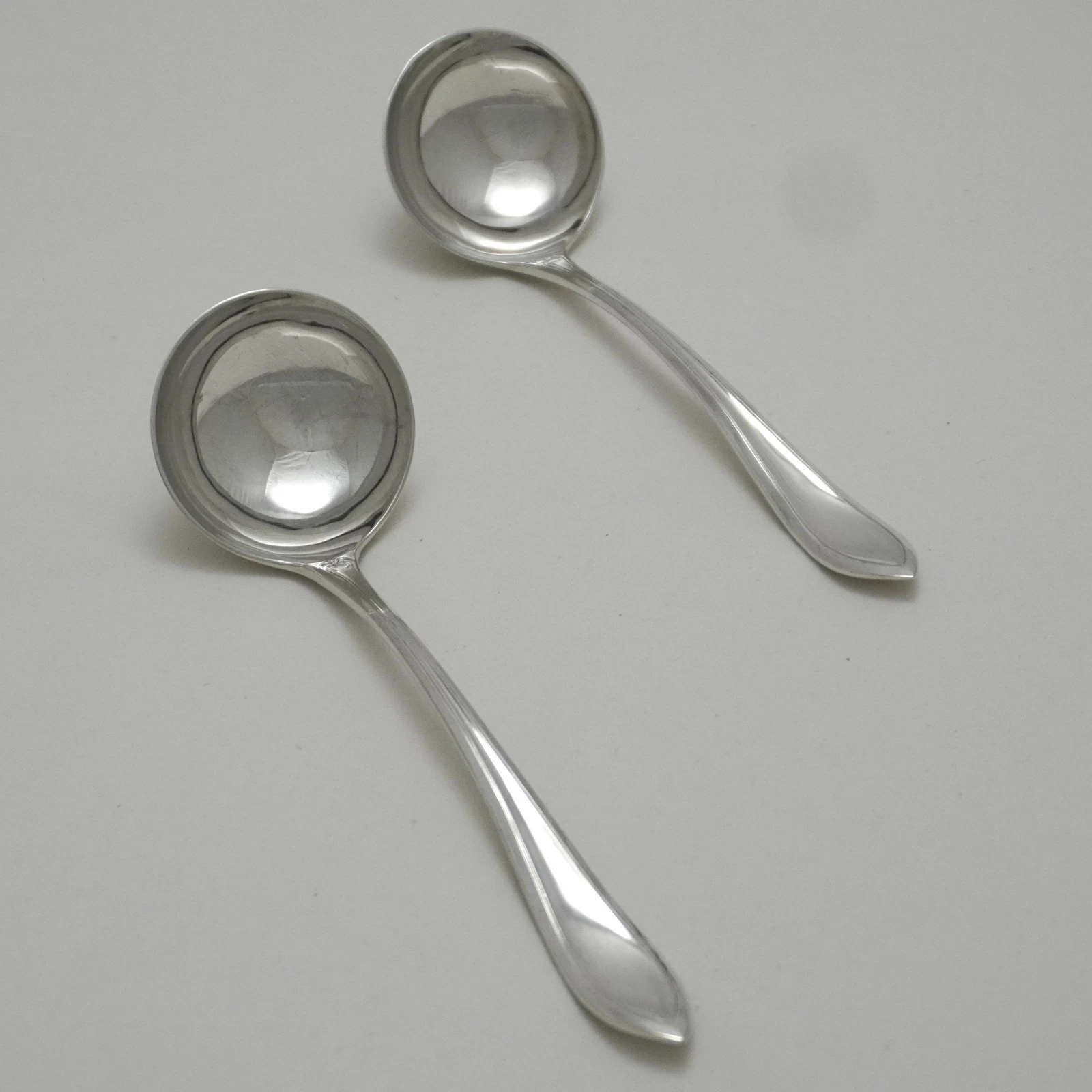 GAINSBOROUGH Design Roberts & Belk Silver Service Cutlery Pair of Sauce Ladles
Opens in a new window