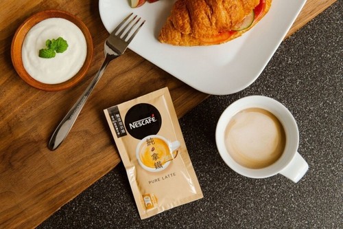 Nescafe 2 in 1 Pure Latte 18g x 80 / Pack 雀巢咖啡 二合一純拿鐵 - Picture 4 of 6