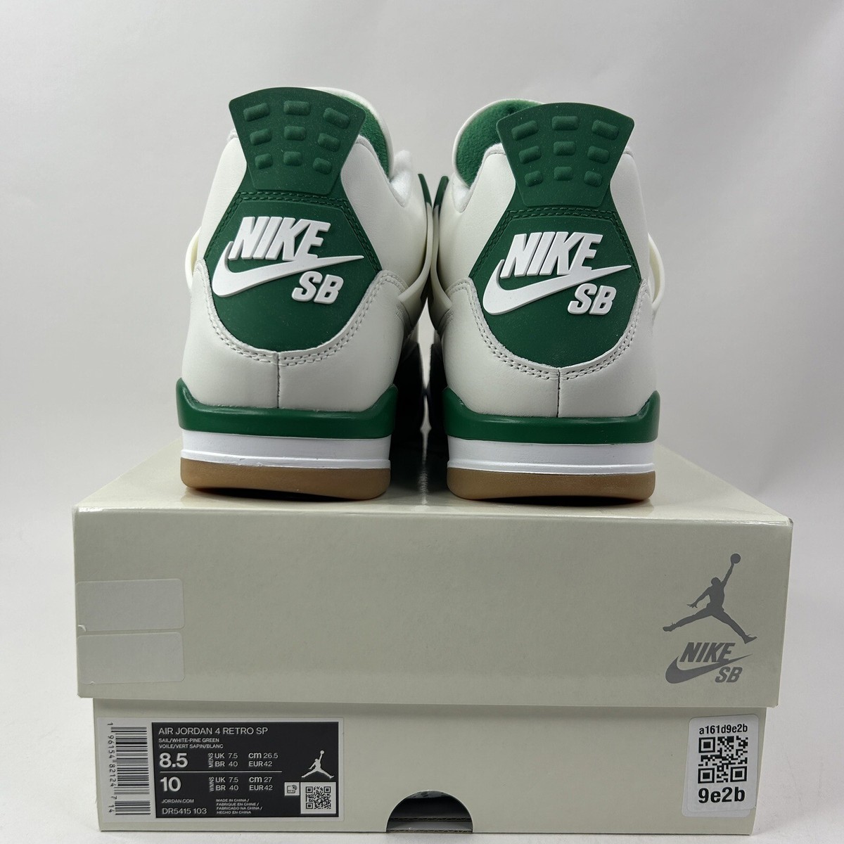 Nike Air Jordan 4 Retro SP x Nike SB “Pine Green” DR5415-103 Nike Air Jordan 4 Retro SP x Nike SB “Pine Green” DR5415-103