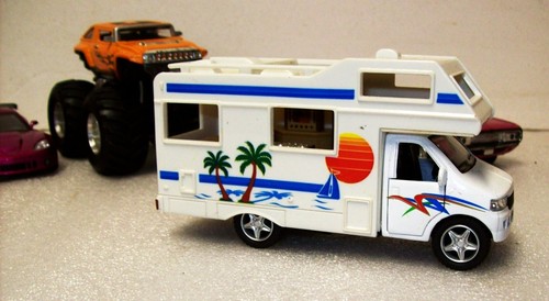 Lot of 5 Assorted Pull Back Powered Diecast Vehicles Nice Variety of Vehicles - Picture 3 of 12