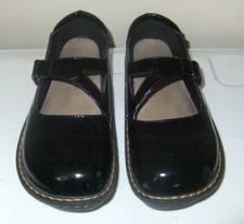 Savvy Women's Dinah Strappy Clog Slip Resistant Gloss Black Size 9M