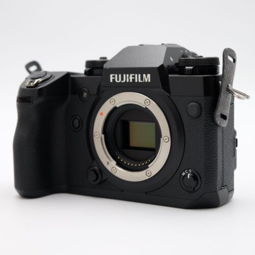 FUJIFILM X-H1 mirrorless single-lens camera with box, battery and charger, Japan - Picture 2 of 18