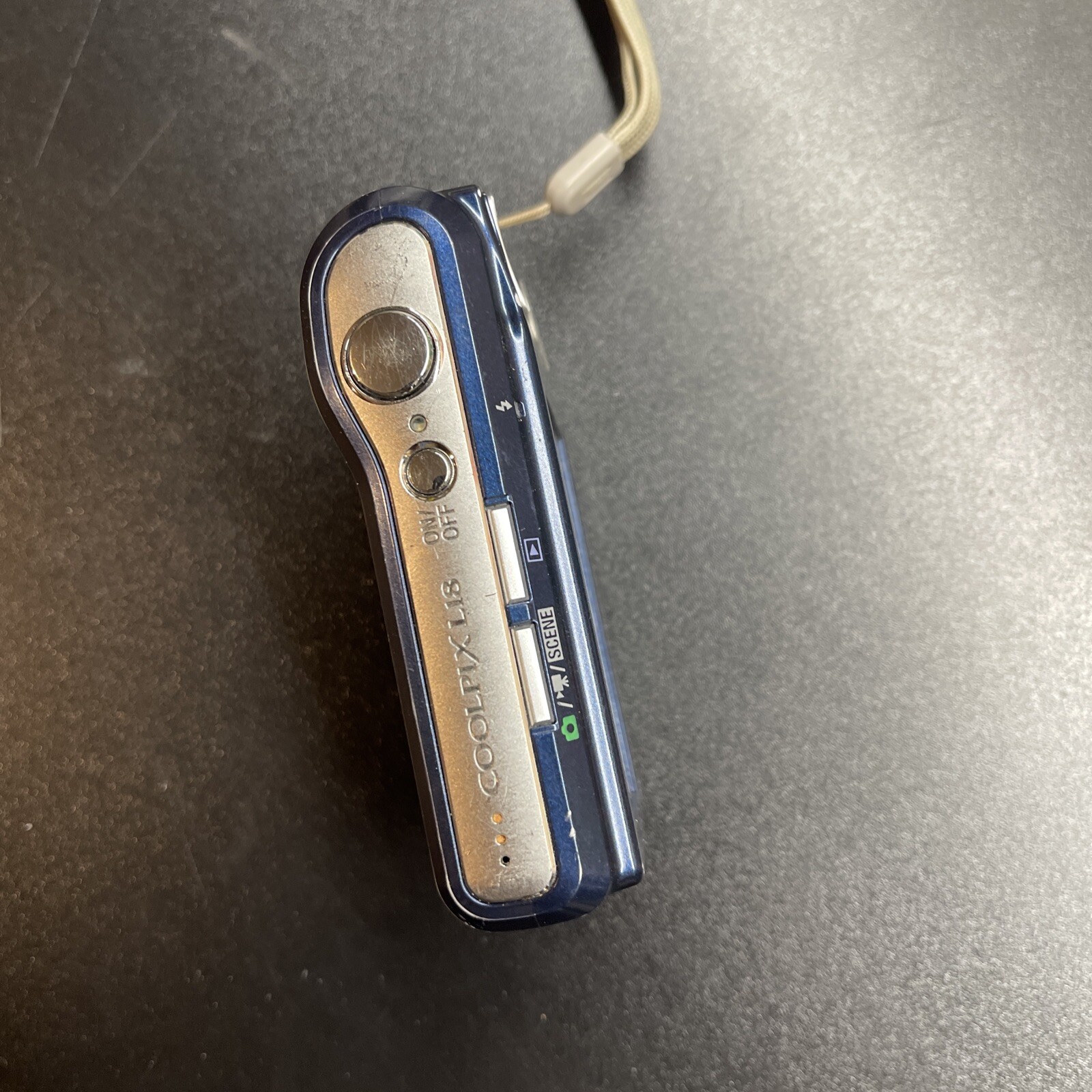 Nikon COOLPIX L18 8.0MP 3x Zoom Digital Camera Blue For Parts