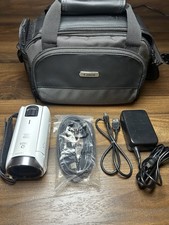Canon Vixia HF R700 White Camcorder 57x Camera Bag  Cables. No Charger