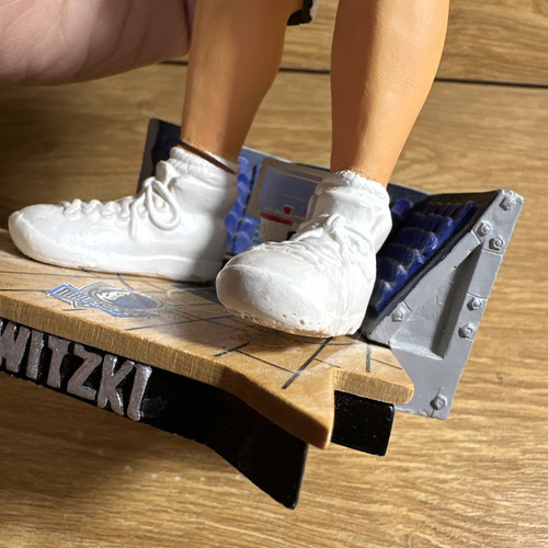 Dirk Noitzki Legends Of The Court Forever Collectible Bobble Head #2311 DAMAGED - Bild 17 von 19