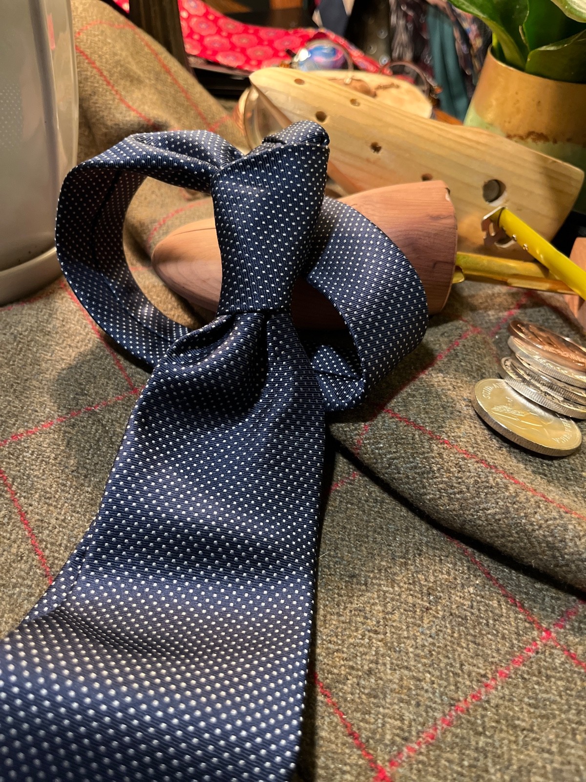 Classical IZOD Solid Blue & Stippled White Neckti… - image 2