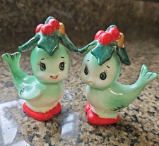 Vtg Anthropomorphic Lefton ?Christmas Green Holly Birds Salt & Pepper Shakers