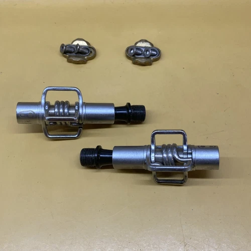 Silver Crankbrothers Eggbeaters Clipless Mountain Bike Gravel Pedals - Excellent