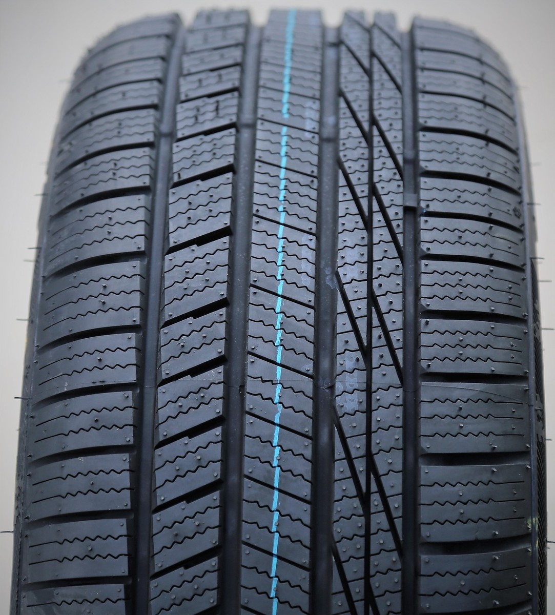 4 Accelera X-Grip N Winter Tires – 195/65R15 91T, Studless, Black Sidewall