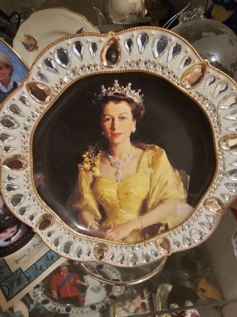 Queen Elizabeth II plate - heirloom porcelain, Wm. Dargie jewel plate